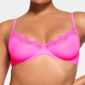 SKIMS FITS EVERYBODY UNDERWIRE SCOOP BRA PINK TAFFY 40DDD NWOT